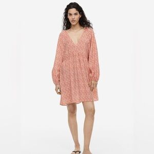 H&M Pink Long Sleeve Sundress with Bishop Sleeves
Viscose 80%, Polyamide 20%
Leg